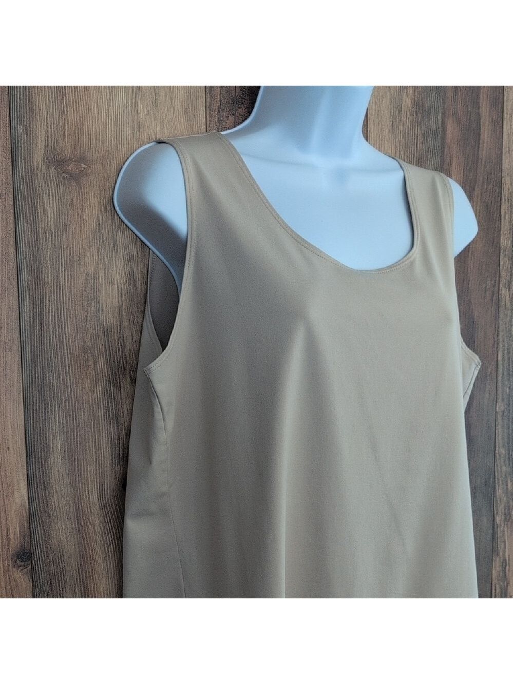 Chico's Beige Sleeveless Stretch Camisole Tank Top 3/L          -809Z